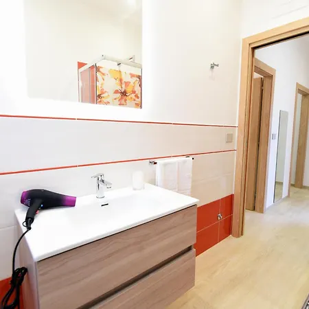 Acunto's Homes Semesterbostad